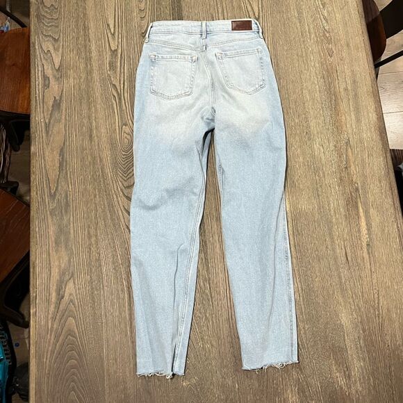 Hollister Ultra High-Rise Mom Jeans Vintage Stretch Whisker Light Wash 25x27 - Picture 12 of 12
